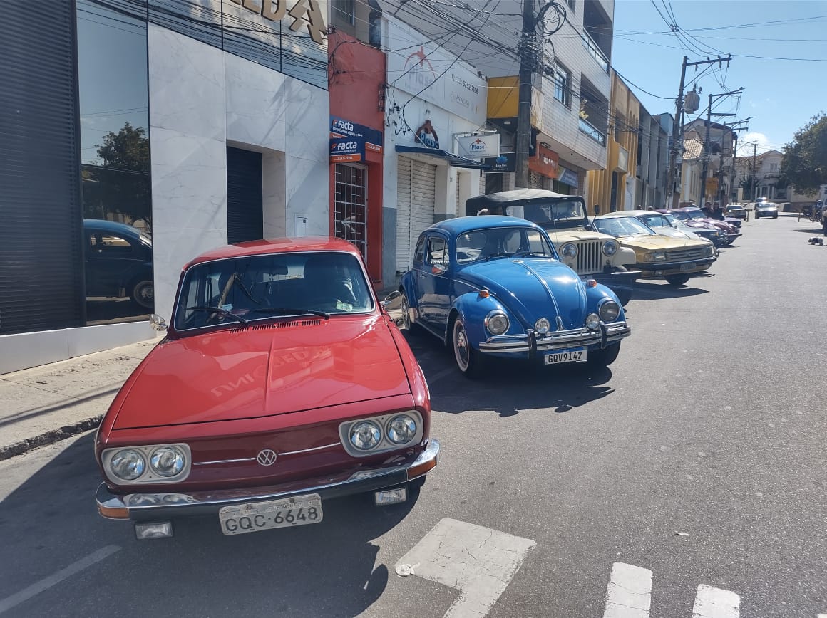 Encontro de carros antigos acontece neste domingo no Centro de Santos Dumont